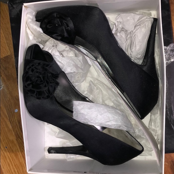 Nine West Shoes - Nine West heels size 9.5